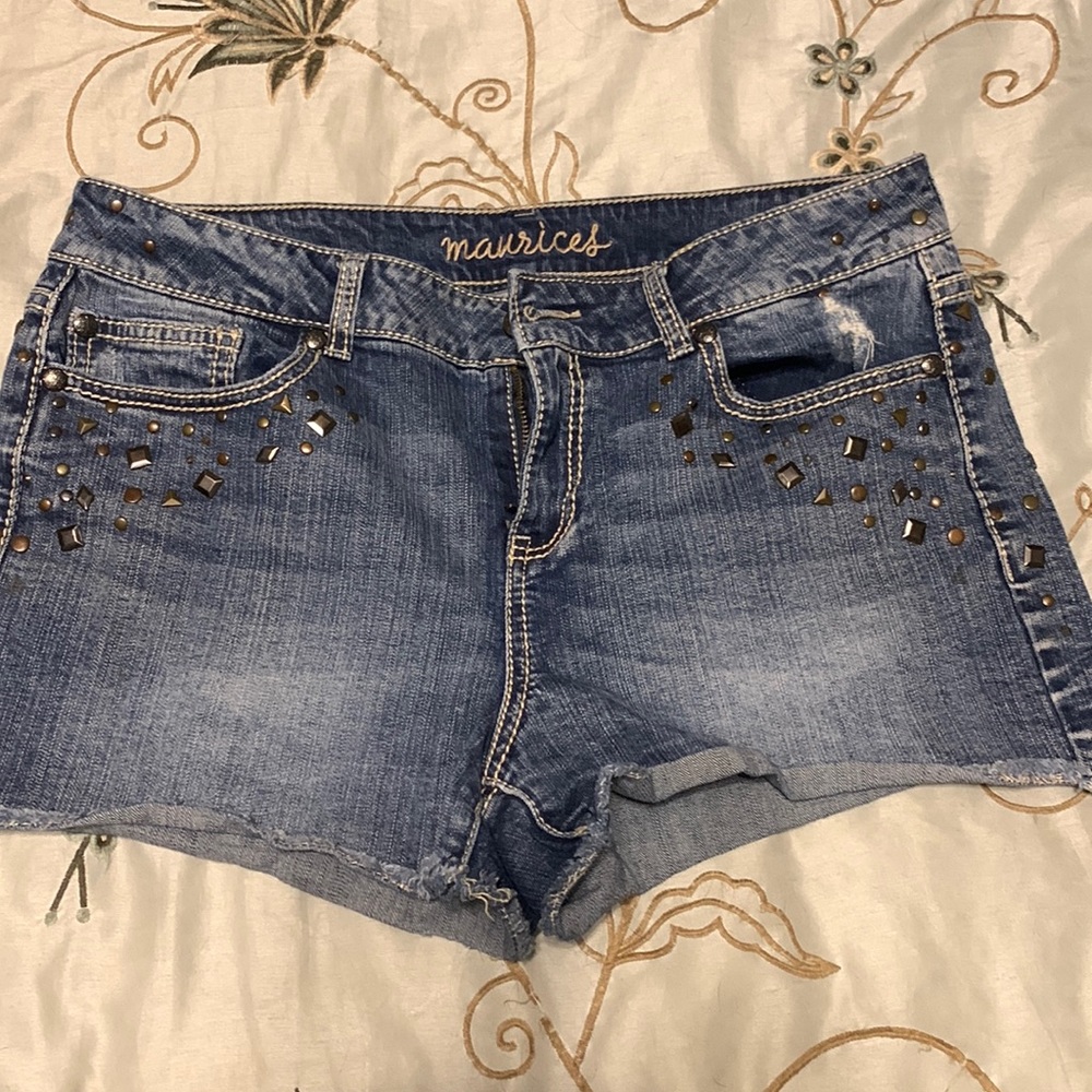 Maurice’s cut off shorts